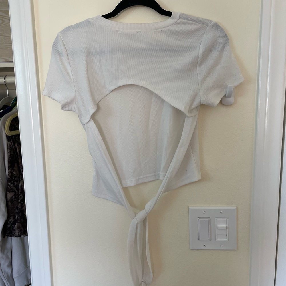 Basic white tie top - Picture 2 of 2
